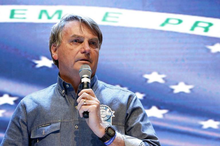 Bolsonaro sugere usar dividendos da Petrobras em fundo para segurar preços de combustíveis